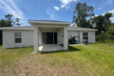Casa en alquiler en North Port, Florida, 3 dormitorios, 139.73 m2 № 1680272 - foto 1