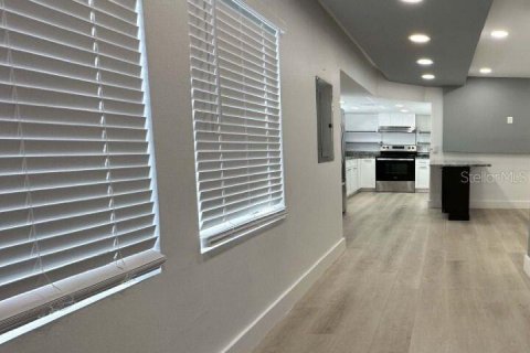 Casa en alquiler en Orlando, Florida, 2 dormitorios, 57.51 m2 № 1901474 - foto 2