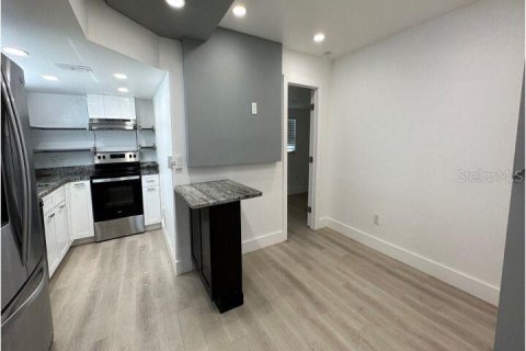 Casa en alquiler en Orlando, Florida, 2 dormitorios, 57.51 m2 № 1901474 - foto 4