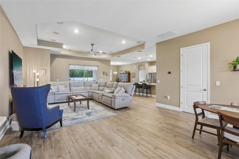 House in Spring Hill, Florida 4 bedrooms, 259.48 sq.m. № 2117049 - photo 3