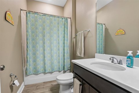 House in Spring Hill, Florida 4 bedrooms, 259.48 sq.m. № 2117049 - photo 21