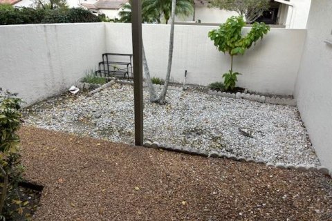 Touwnhouse à louer à Miami, Floride: 3 chambres, 138.61 m2 № 1999441 - photo 14