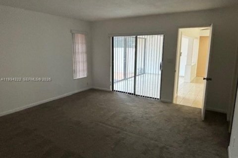 Touwnhouse à louer à Miami, Floride: 3 chambres, 138.61 m2 № 1999441 - photo 11