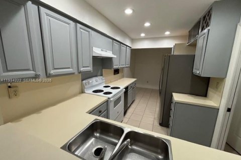 Touwnhouse à louer à Miami, Floride: 3 chambres, 138.61 m2 № 1999441 - photo 13