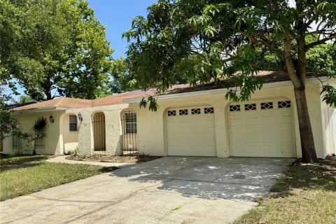 Casa en venta en Orlando, Florida, 4 dormitorios, 176.89 m2 № 1851545 - foto 1
