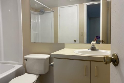 Condominio en alquiler en Altamonte Springs, Florida, 1 dormitorio, 59.83 m2 № 1877074 - foto 12