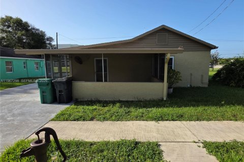 Villa ou maison à louer à St. Lucie, Floride: 3 chambres, 194.35 m2 № 2081384 - photo 4