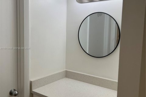 Condo in Boca Raton, Florida, 1 bedroom  № 2038566 - photo 6