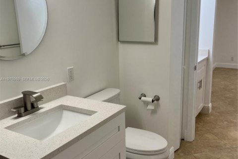 Condo in Boca Raton, Florida, 1 bedroom  № 2038566 - photo 8