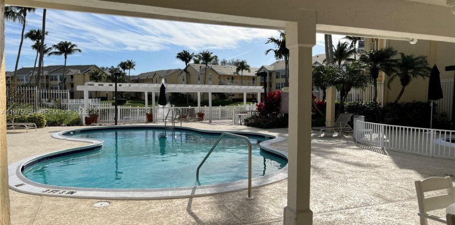 Condo in Boca Raton, Florida, 1 bedroom  № 2038566
