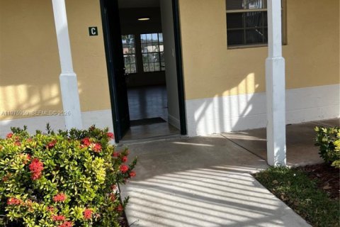 Condo in Boca Raton, Florida, 1 bedroom  № 2038566 - photo 18