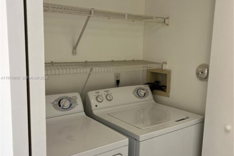 Condo in Boca Raton, Florida, 1 bedroom  № 2038566 - photo 7