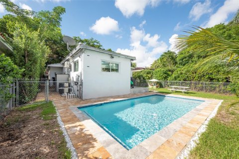 House in Coral Gables, Florida 3 bedrooms, 153.1 sq.m. № 1933166 - photo 26