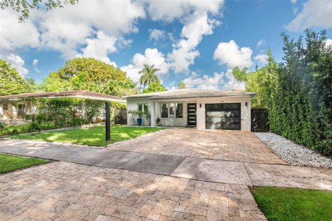 House in Coral Gables, Florida 3 bedrooms, 153.1 sq.m. № 1933166 - photo 25