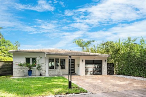 House in Coral Gables, Florida 3 bedrooms, 153.1 sq.m. № 1933166 - photo 24