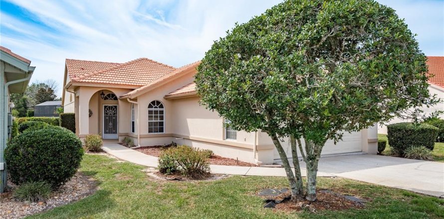 Casa en Weeki Wachee, Florida 2 dormitorios, 131.55 m2 № 1845208