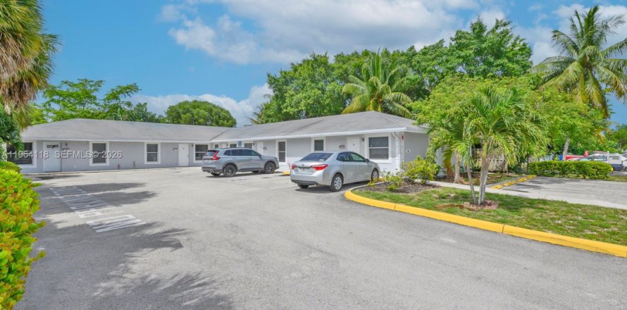 House in Oakland Park, Florida 2 bedrooms, 82.78 sq.m. № 2026558