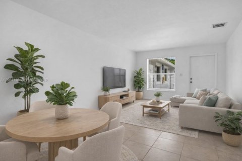 House in Oakland Park, Florida 2 bedrooms, 82.78 sq.m. № 2026558 - photo 3