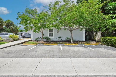 House in Oakland Park, Florida 2 bedrooms, 82.78 sq.m. № 2026558 - photo 20