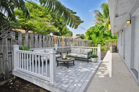 House in Oakland Park, Florida 2 bedrooms, 82.78 sq.m. № 2026558 - photo 8