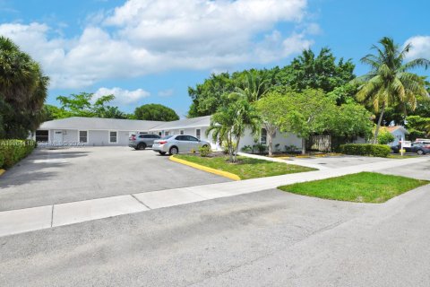 House in Oakland Park, Florida 2 bedrooms, 82.78 sq.m. № 2026558 - photo 18