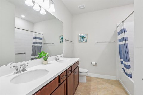 House in Tampa, Florida 4 bedrooms, 240.34 sq.m. № 2157410 - photo 24