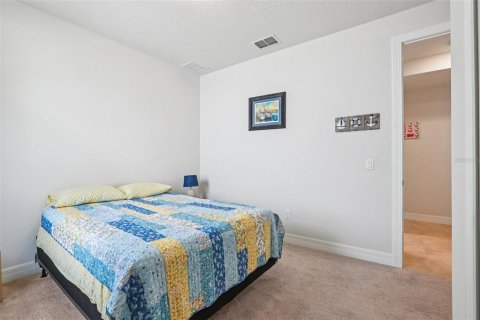 House in Tampa, Florida 4 bedrooms, 240.34 sq.m. № 2157410 - photo 20