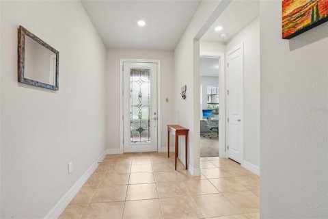 House in Tampa, Florida 4 bedrooms, 240.34 sq.m. № 2157410 - photo 4