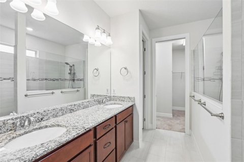 House in Tampa, Florida 4 bedrooms, 240.34 sq.m. № 2157410 - photo 16
