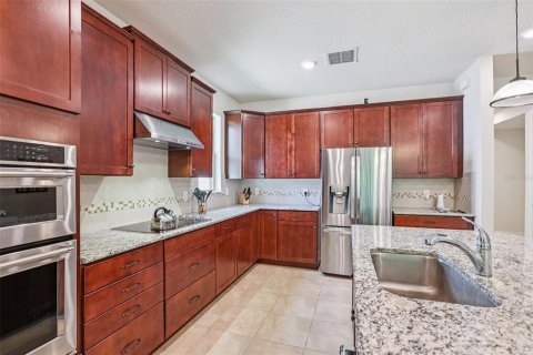 House in Tampa, Florida 4 bedrooms, 240.34 sq.m. № 2157410 - photo 7