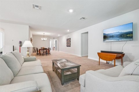 House in Tampa, Florida 4 bedrooms, 240.34 sq.m. № 2157410 - photo 10
