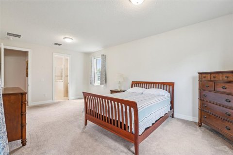 House in Tampa, Florida 4 bedrooms, 240.34 sq.m. № 2157410 - photo 15