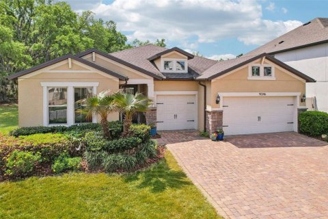 House in Tampa, Florida 4 bedrooms, 240.34 sq.m. № 2157410