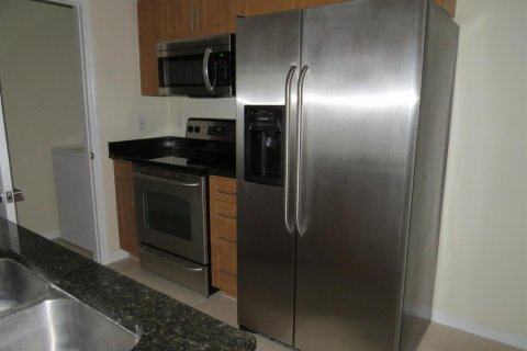 Condo in West Palm Beach, Florida, 1 bedroom № 2086562 - photo 6