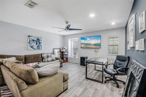 Casa en venta en Orlando, Florida, 3 dormitorios, 274.43 m2 № 2211362 - foto 25