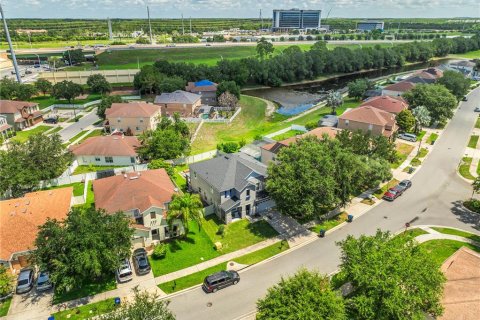 Casa en venta en Orlando, Florida, 3 dormitorios, 274.43 m2 № 2211362 - foto 6