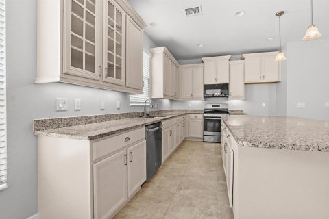 House in Port St. Lucie, Florida 3 bedrooms, 186.92 sq.m. № 2169923 - photo 5