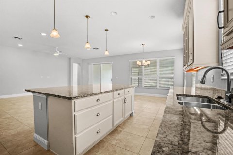 House in Port St. Lucie, Florida 3 bedrooms, 186.92 sq.m. № 2169923 - photo 6