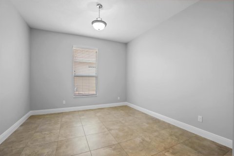 House in Port St. Lucie, Florida 3 bedrooms, 186.92 sq.m. № 2169923 - photo 8
