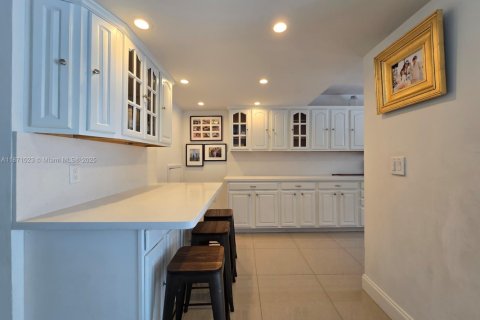 Villa ou maison à vendre à Miami, Floride: 3 chambres, 204.94 m2 № 1895788 - photo 19