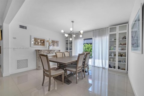 Villa ou maison à vendre à Miami, Floride: 3 chambres, 204.94 m2 № 1895788 - photo 9