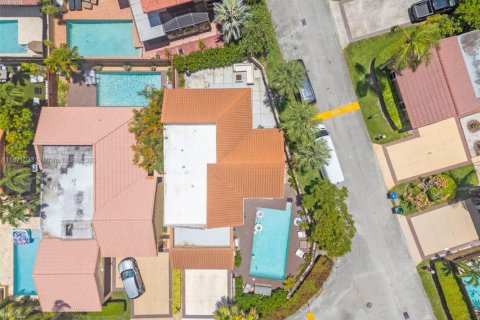 Villa ou maison à vendre à Miami, Floride: 3 chambres, 204.94 m2 № 1895788 - photo 4