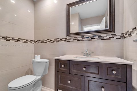 Villa ou maison à vendre à Miami, Floride: 3 chambres, 204.94 m2 № 1895788 - photo 24