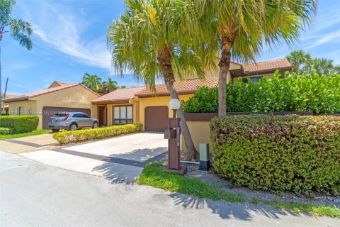 Villa ou maison à vendre à Miami, Floride: 3 chambres, 204.94 m2 № 1895788 - photo 5