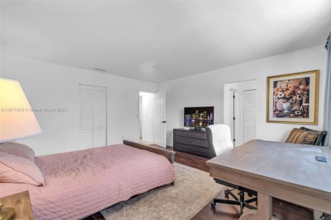 Villa ou maison à vendre à Miami, Floride: 3 chambres, 204.94 m2 № 1895788 - photo 27