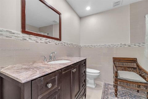 Villa ou maison à vendre à Miami, Floride: 3 chambres, 204.94 m2 № 1895788 - photo 29