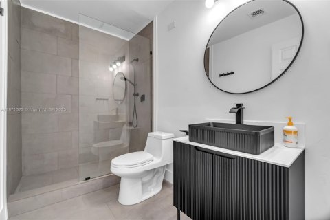 Villa ou maison à vendre à Miami, Floride: 3 chambres, 204.94 m2 № 1895788 - photo 25