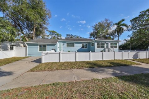 Villa ou maison à vendre à Saint Petersburg, Floride: 3 chambres, 144.37 m2 № 1719990 - photo 2