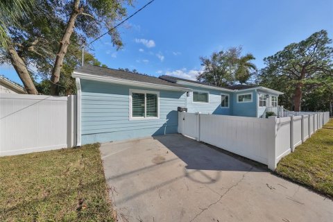 Villa ou maison à vendre à Saint Petersburg, Floride: 3 chambres, 144.37 m2 № 1719990 - photo 3