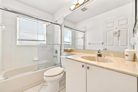 House in Boynton Beach, Florida 3 bedrooms, 175.03 sq.m. № 2189480 - photo 26